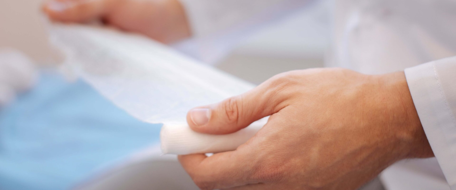 Adaptic vs Xeroform: Which Dressing Delivers Faster Healing?